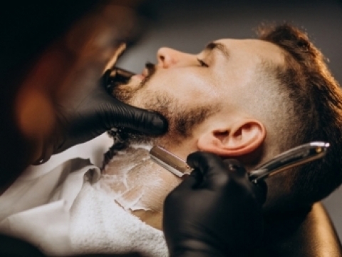 Curso de Peluqueria masculina y barberia profesional